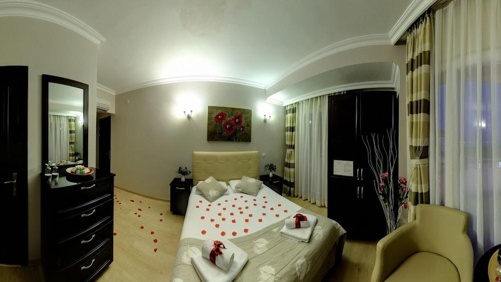 Marine House Boutique Hotel Адалар Екстер'єр фото