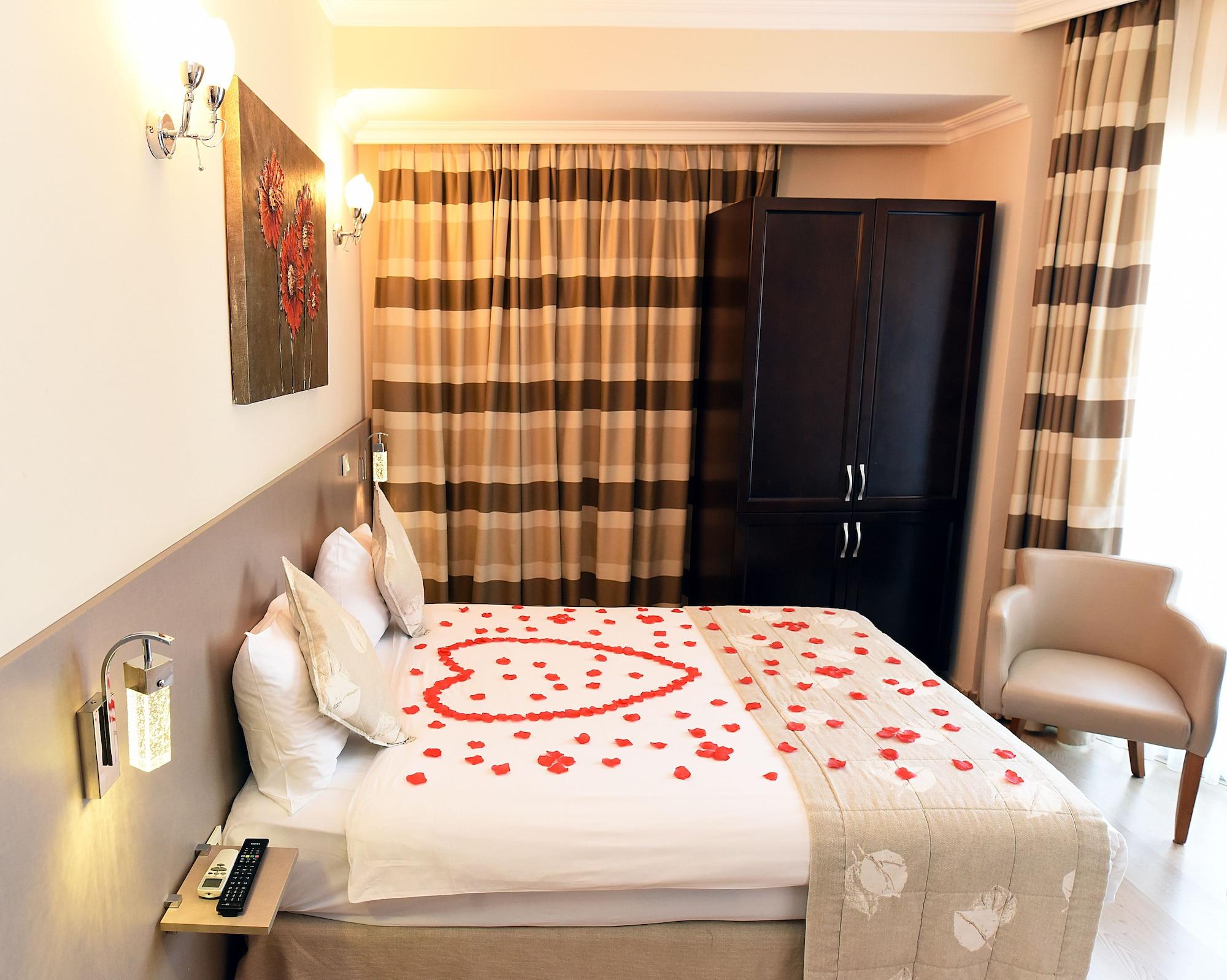 Marine House Boutique Hotel Адалар Екстер'єр фото
